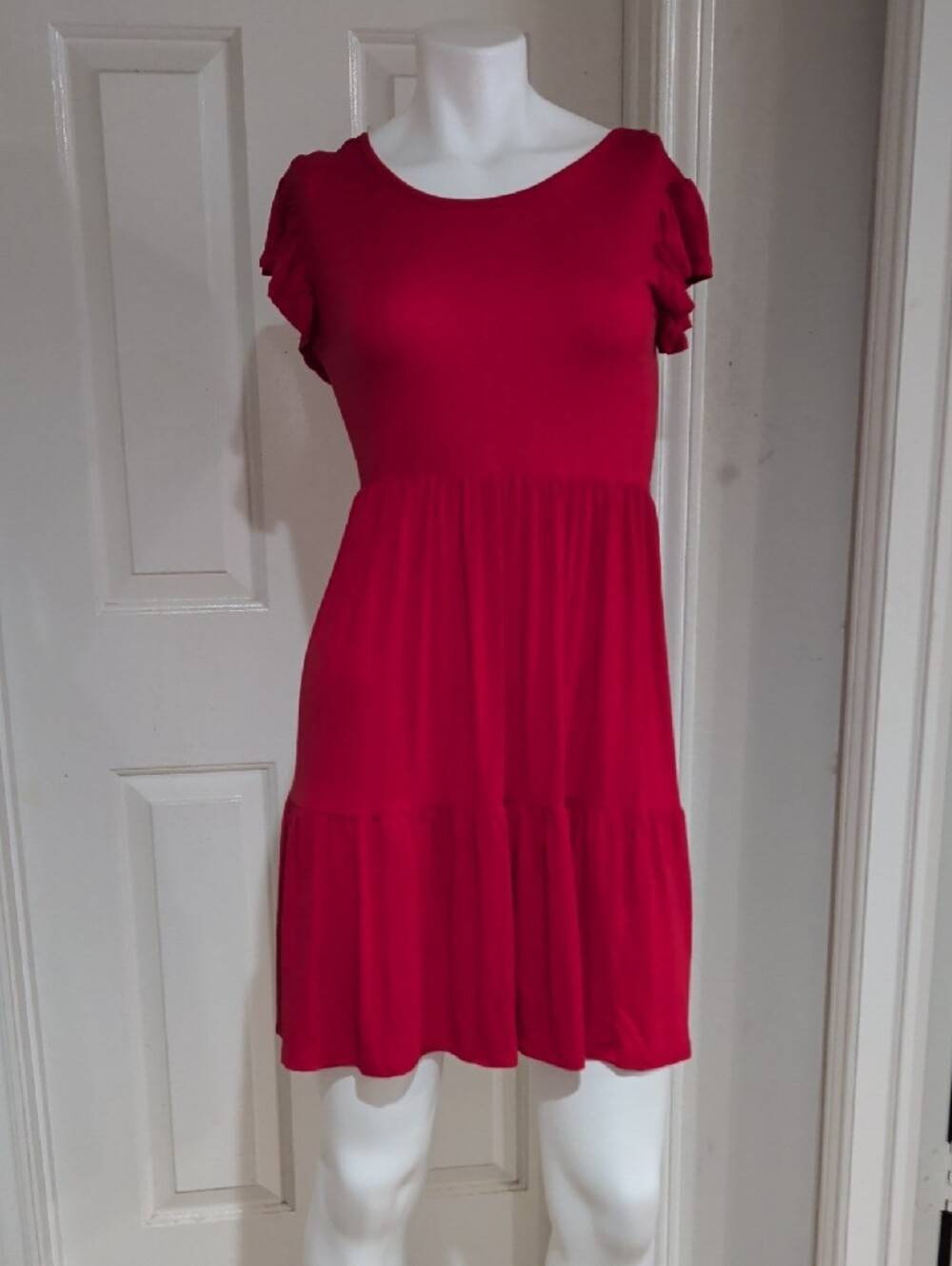 Brit & Bri Red Tiered Short-Sleeve Midi Dress Women's Small